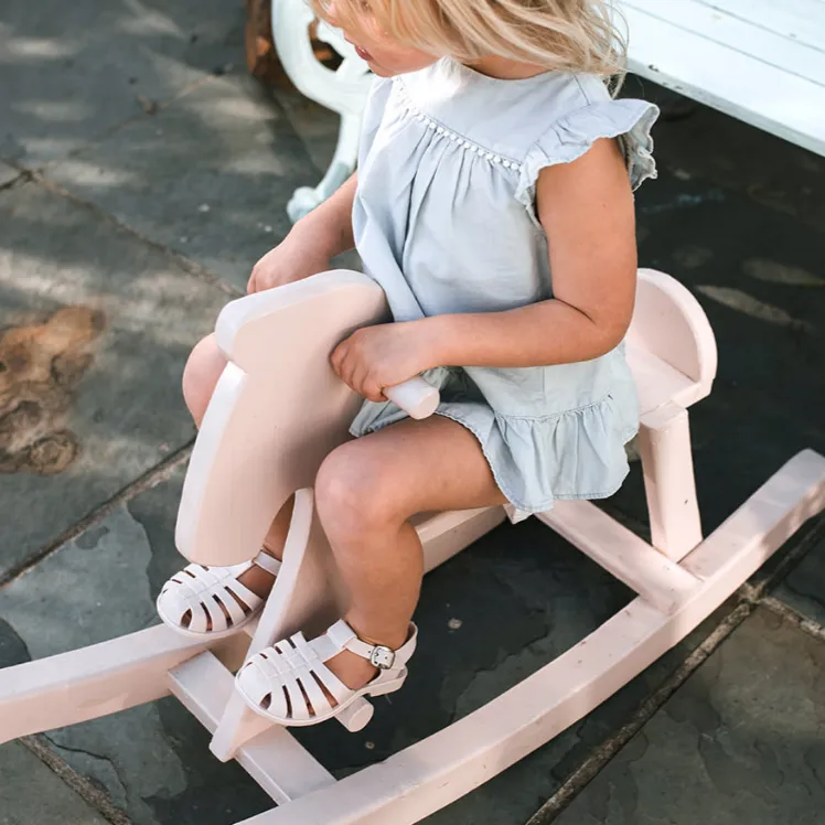 Girls Jelly Sandals in Pale Pink