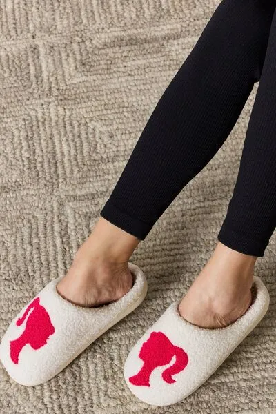 Graphic Cozy Slippers