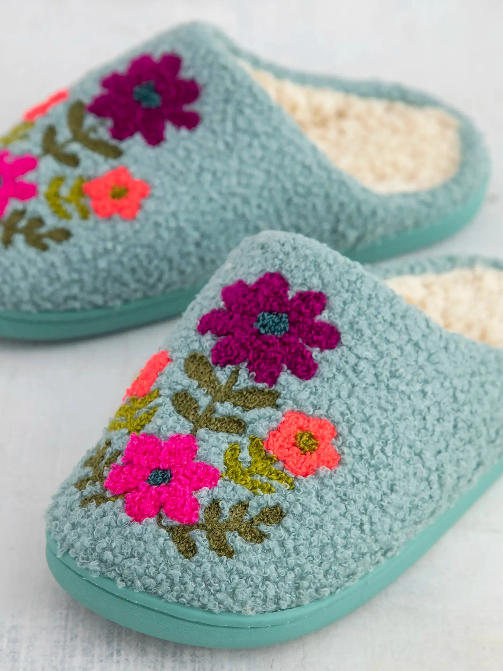 Icon Sherpa Slippers - Dusty Blue Folk Flower