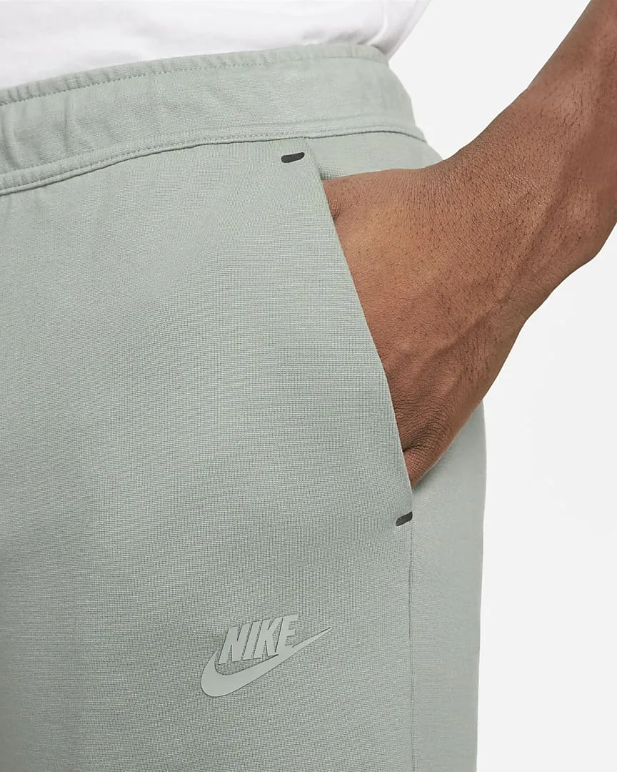 Nike Tech Fleece Lightweight Shorts