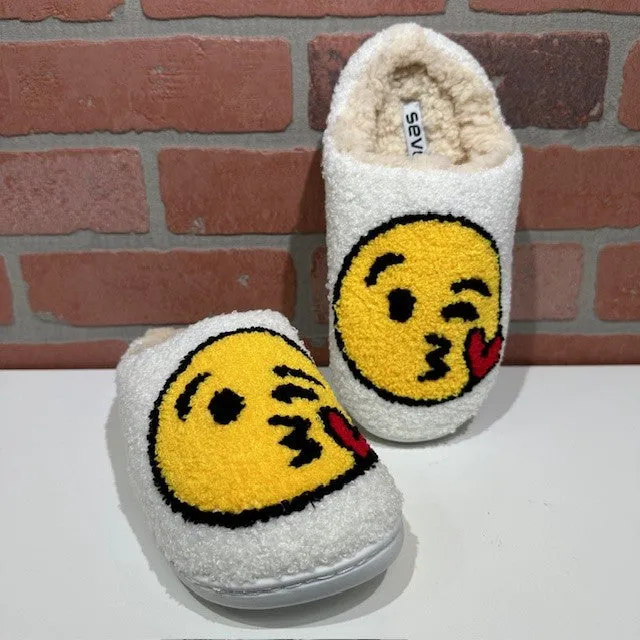 Slipper - Emoji Kiss Face