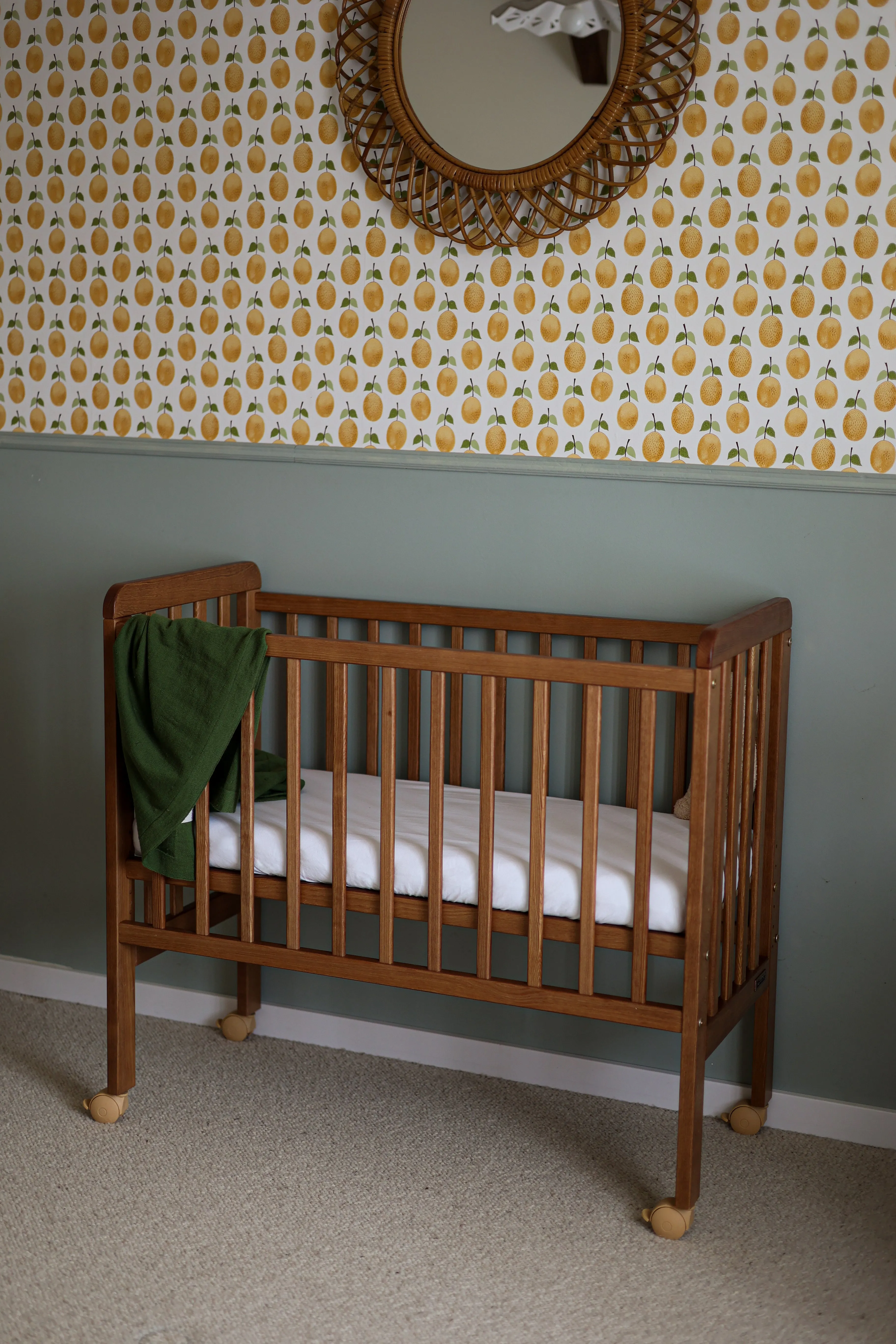 Wooden co-sleeper - Vintage - second Chance, like new